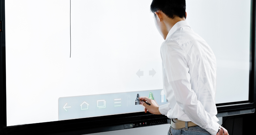 Benefits of Digital Whiteboard Solutions for Schools in Kerala